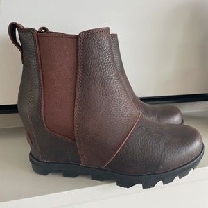 SOREL Joan of Arctic II wedge boot 6.5